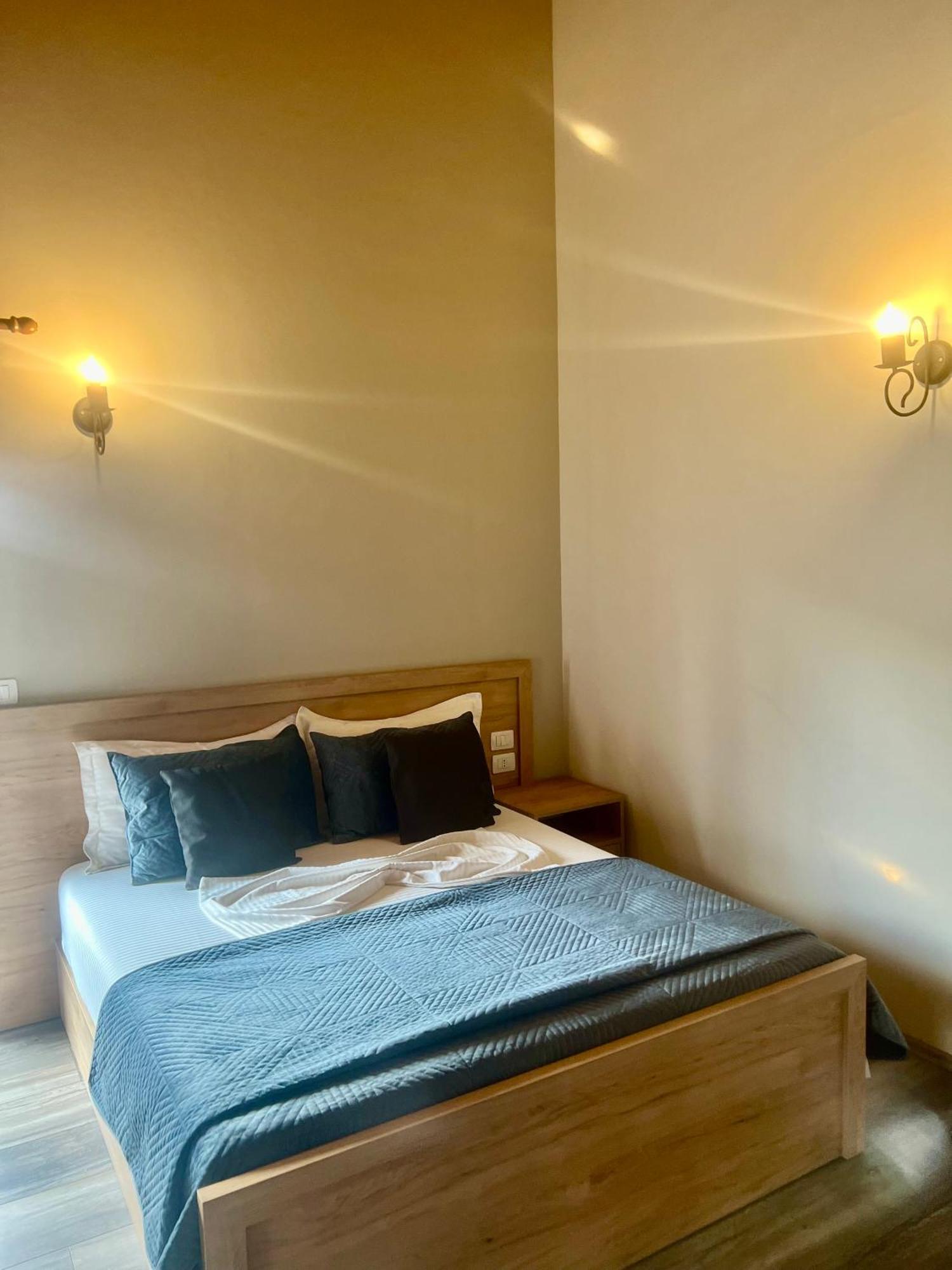 Kulla E Arte Hotel Razëm